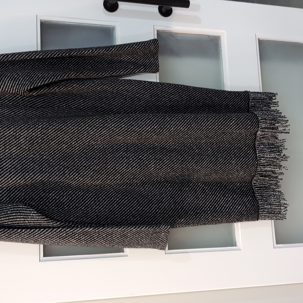 J Jill Herringbone Sweater W/Fringe Black M New - Picture 8 of 13